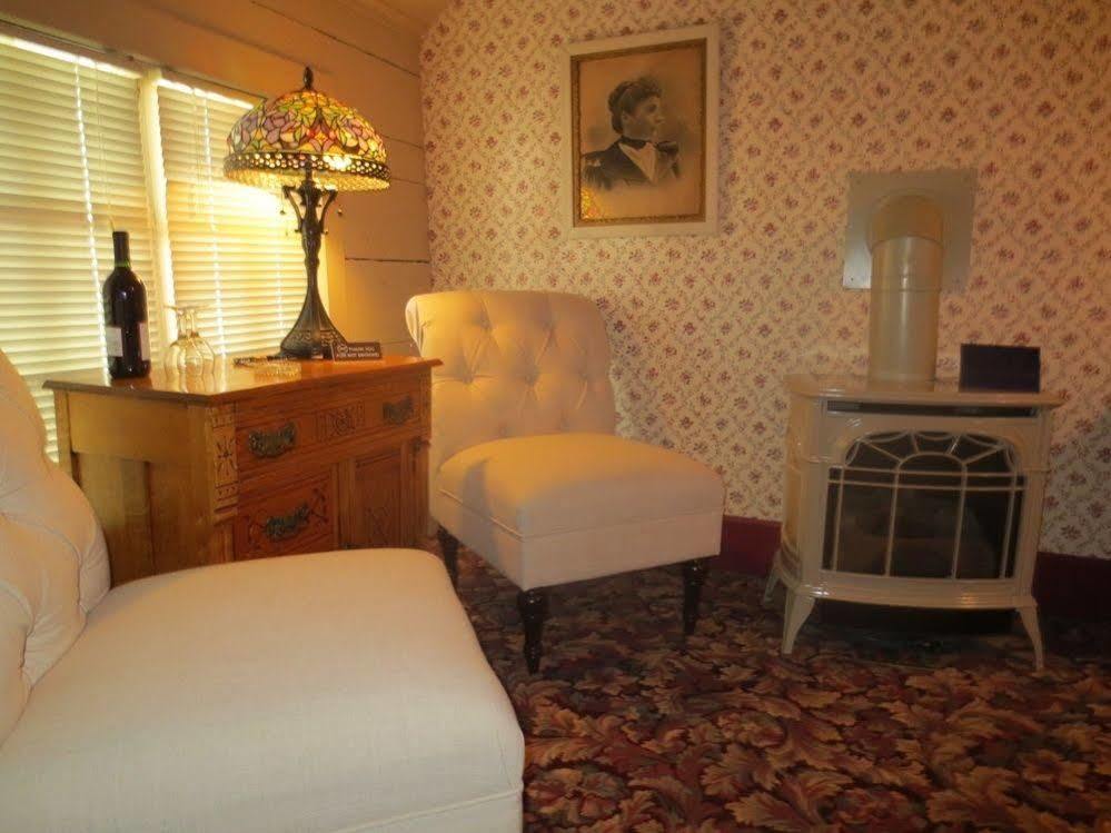 Carriage House Bed & Breakfast Winona Exterior foto